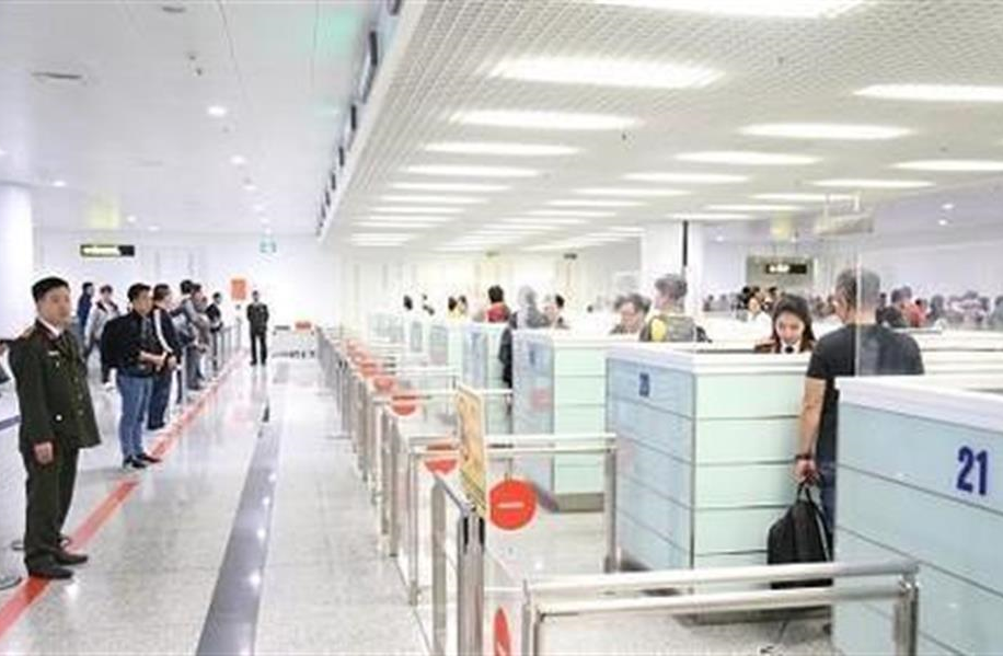 Cấp thị thực điện tử cho công dân tất cả các nước, vùng lãnh thổ và nâng thời hạn tạm trú đối với công dân của 13 nước lên 45 ngày từ 15/8/2023